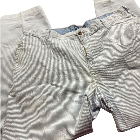 IZOD size 40 x 32 seersucker straight chino flat front excellent condition - Picture 2 of 3